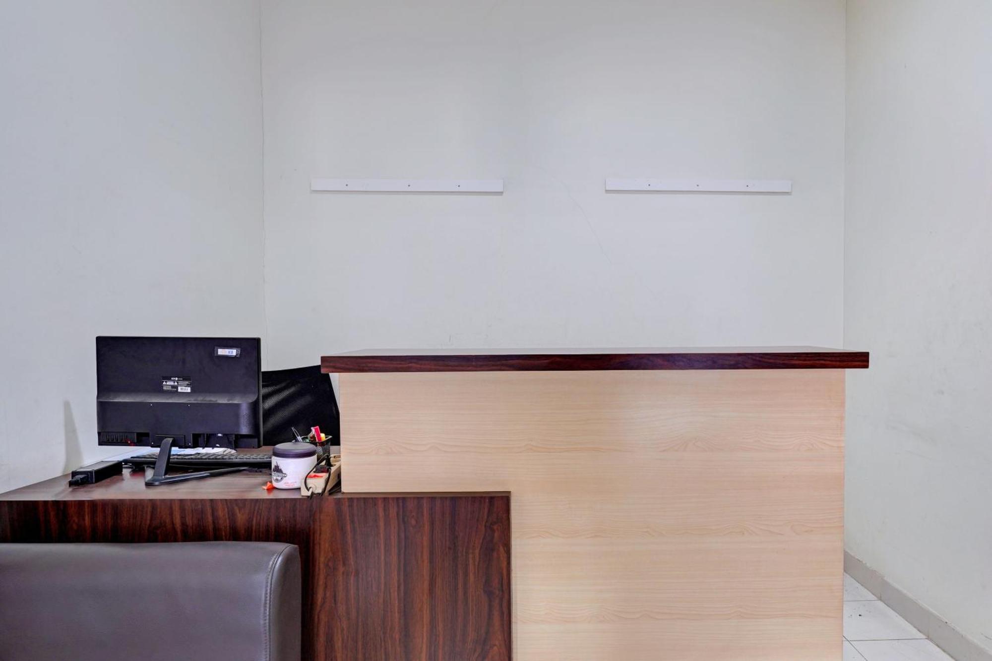 Oyo Life 93103 Apartement Gateway Cicadas By Fikri Room Bandung Exterior foto