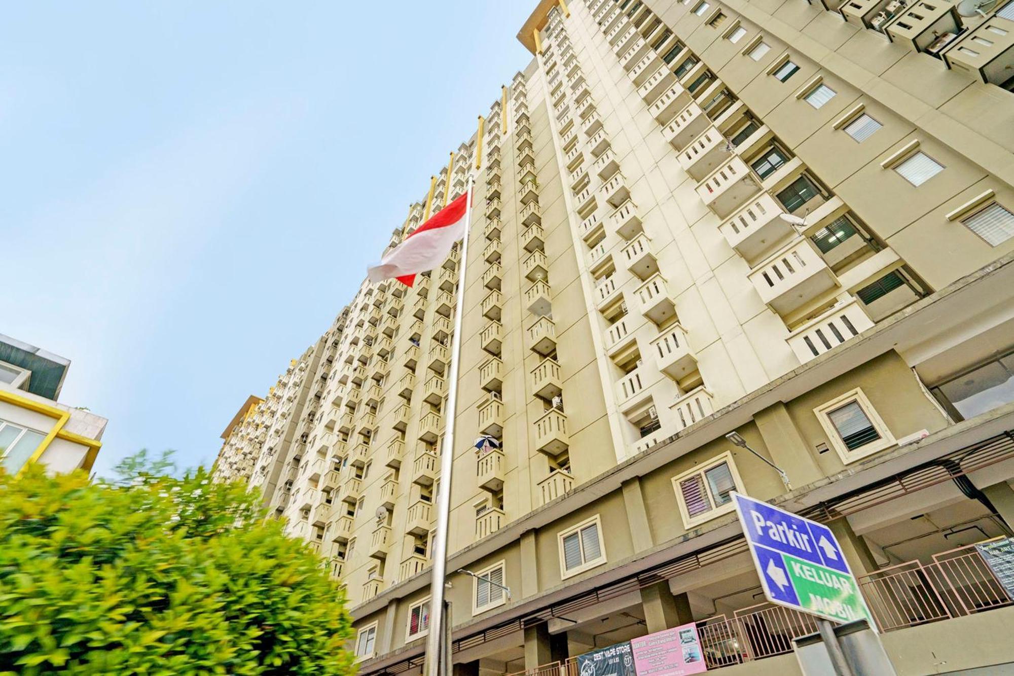 Oyo Life 93103 Apartement Gateway Cicadas By Fikri Room Bandung Exterior foto