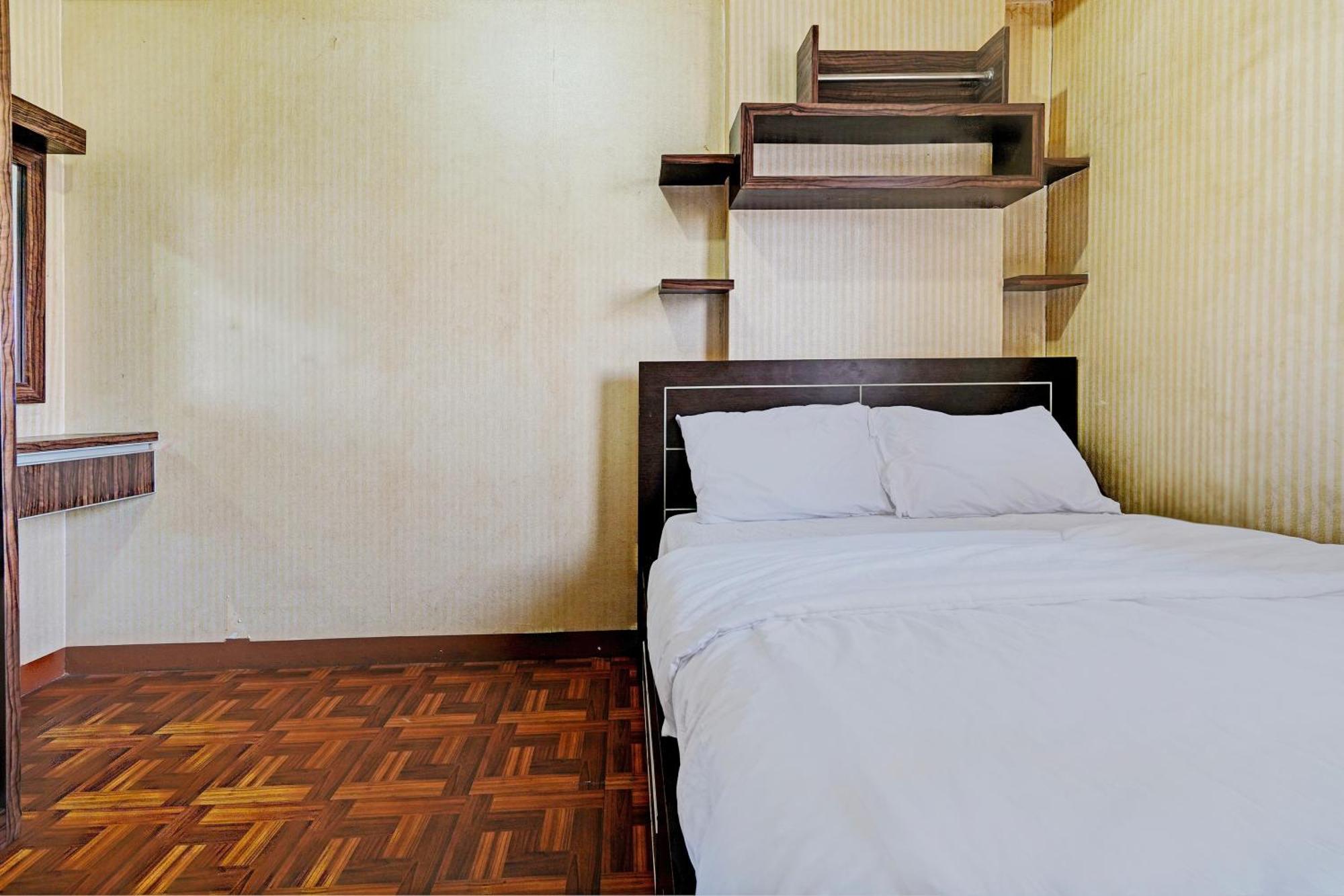 Oyo Life 93103 Apartement Gateway Cicadas By Fikri Room Bandung Exterior foto